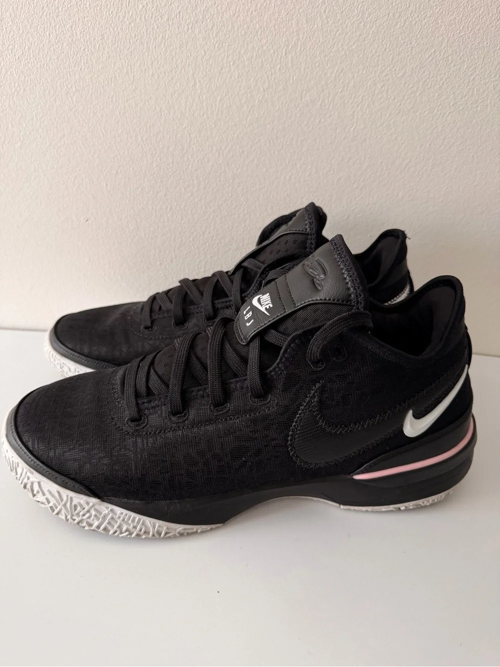 Nike Zoom Lebron NXXT Gen Black White Medium Soft Pink Mens Size 11 - Picture 2 of 7